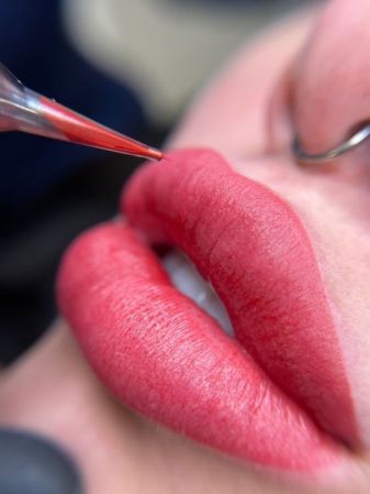 SEMI-PERMANTENT MAKEUP